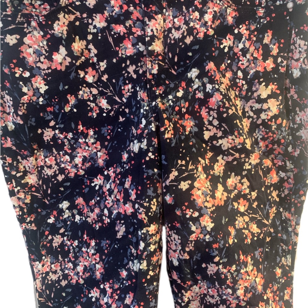 Pre Owned Women’s Juniors Bandolino Skimmer Capri Style Pants Floral Sz 10 - Picture 4 of 12